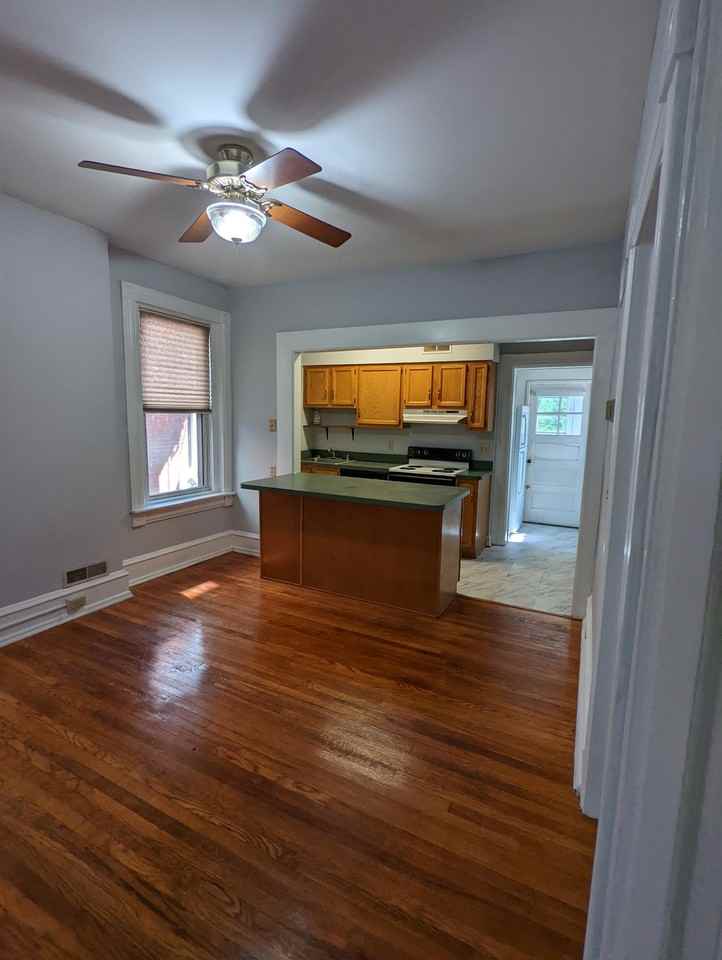 1005 Park Pl #2 - Photo 5 of 12