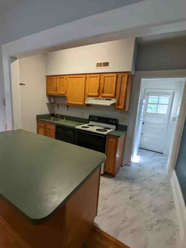 1005 Park Pl #2 - Photo 6 of 12