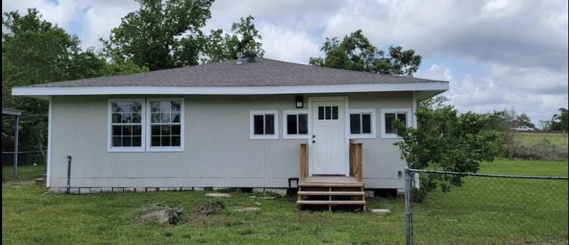 107 Forest Dr #1 - Photo 2 of 14