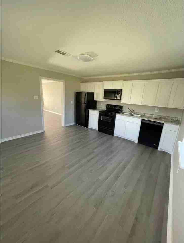 107 Forest Dr #1 - Photo 3 of 14