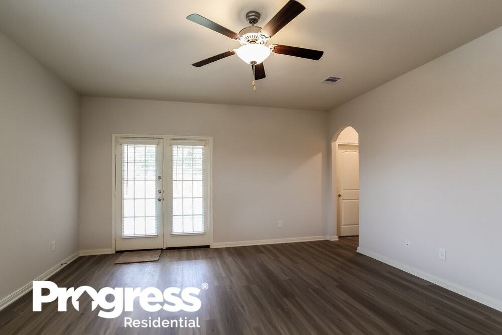 10442 Sweetwater Creek Dr - Photo 3 of 16