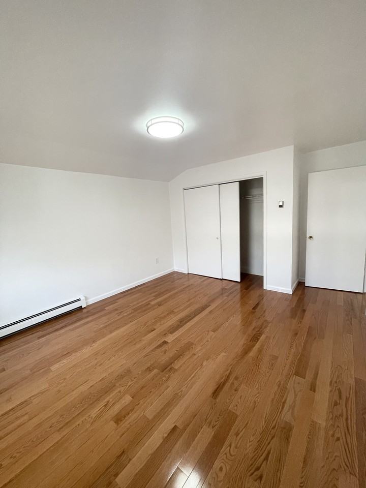 253 Mosel Avenue - Photo 2 of 12