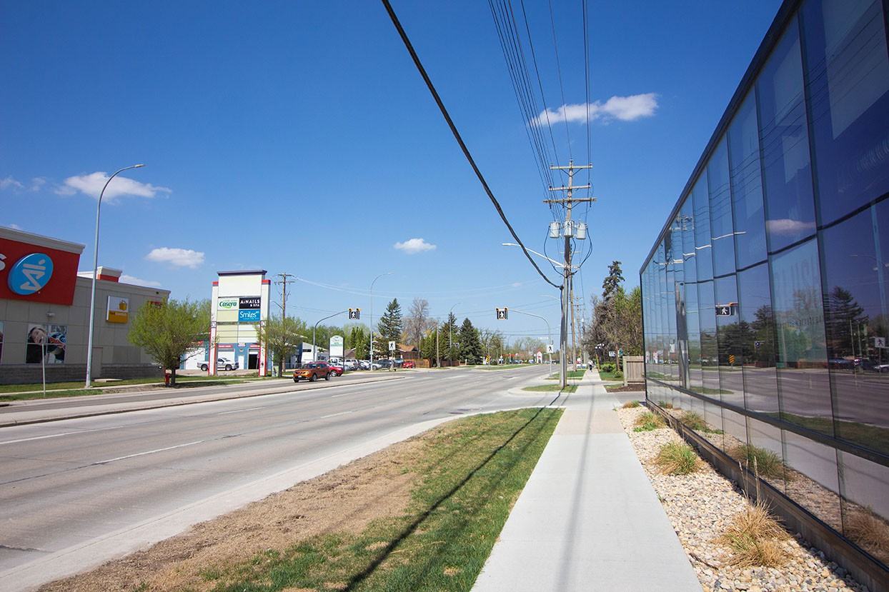 703 St. Annes Road Apartments 703 St Anne'S Rd, Winnipeg, MB R2N 4G7