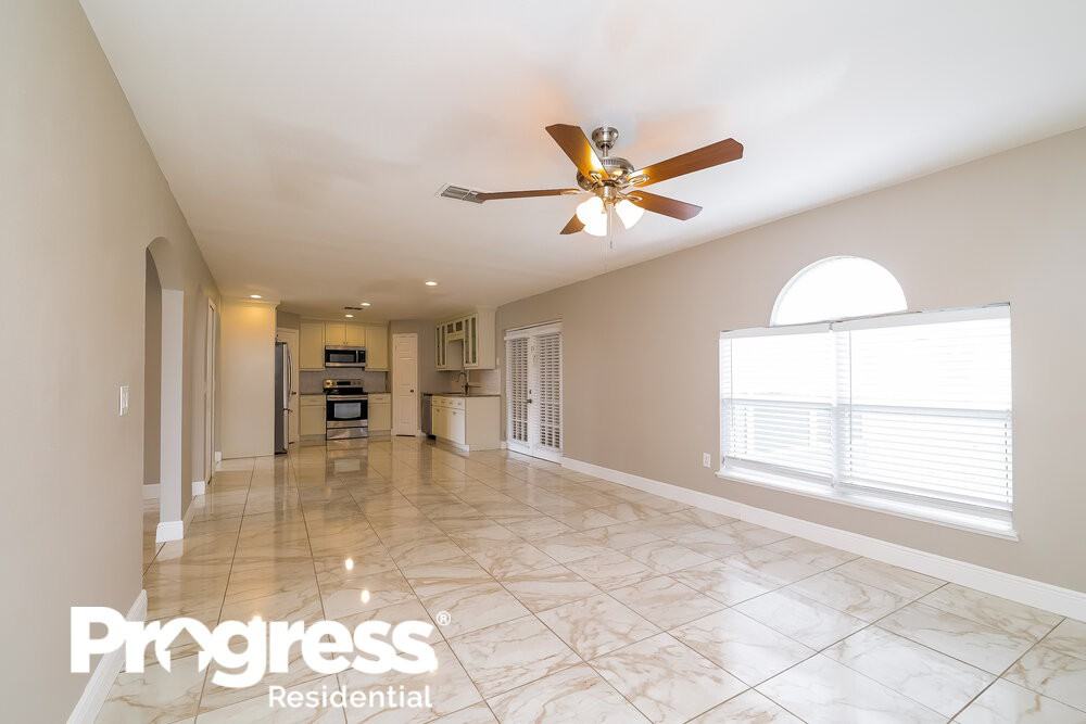 201 Chadworth Dr - Photo 7 of 17