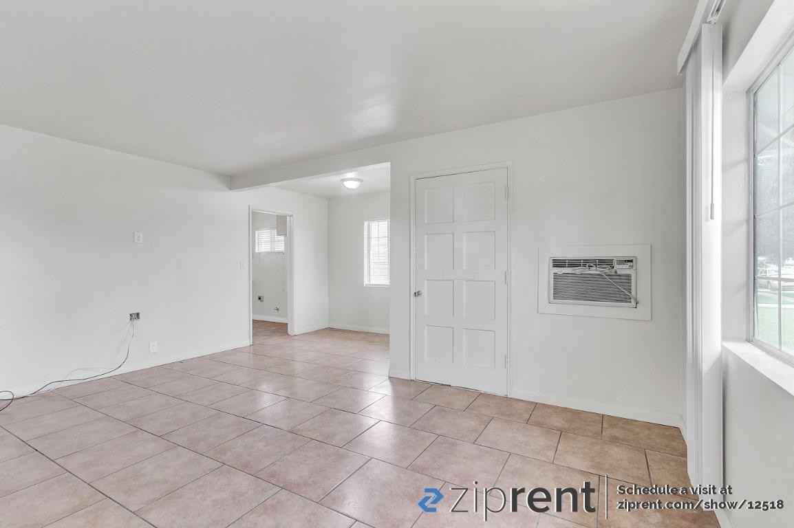 4418 Lindsey Ave - Photo 3 of 13