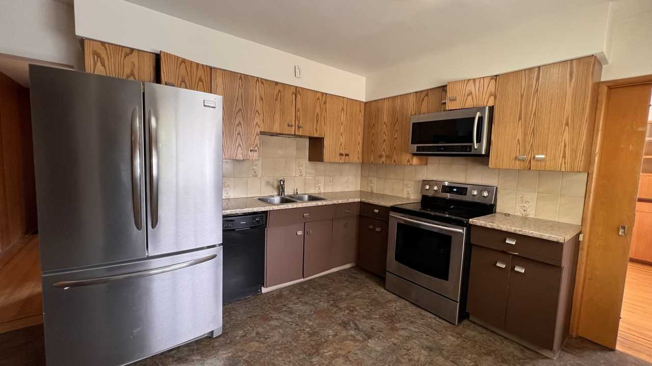 9737 Carleton St #A - Photo 3 of 18