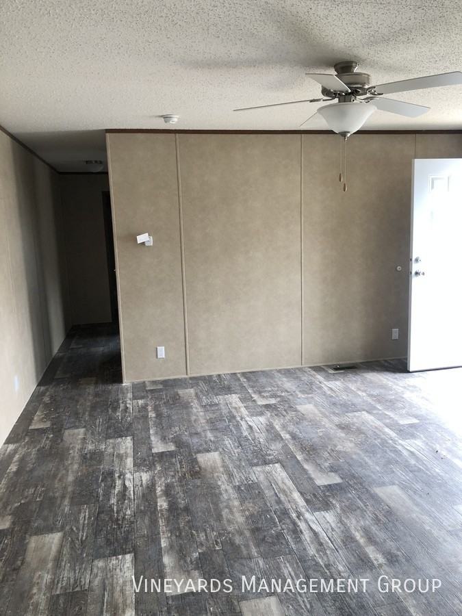 1914 Hood Ave #5 - Photo 2 of 7