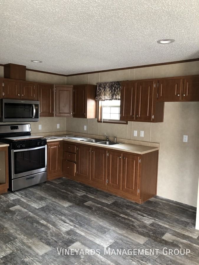 1914 Hood Ave #5 - Photo 3 of 7