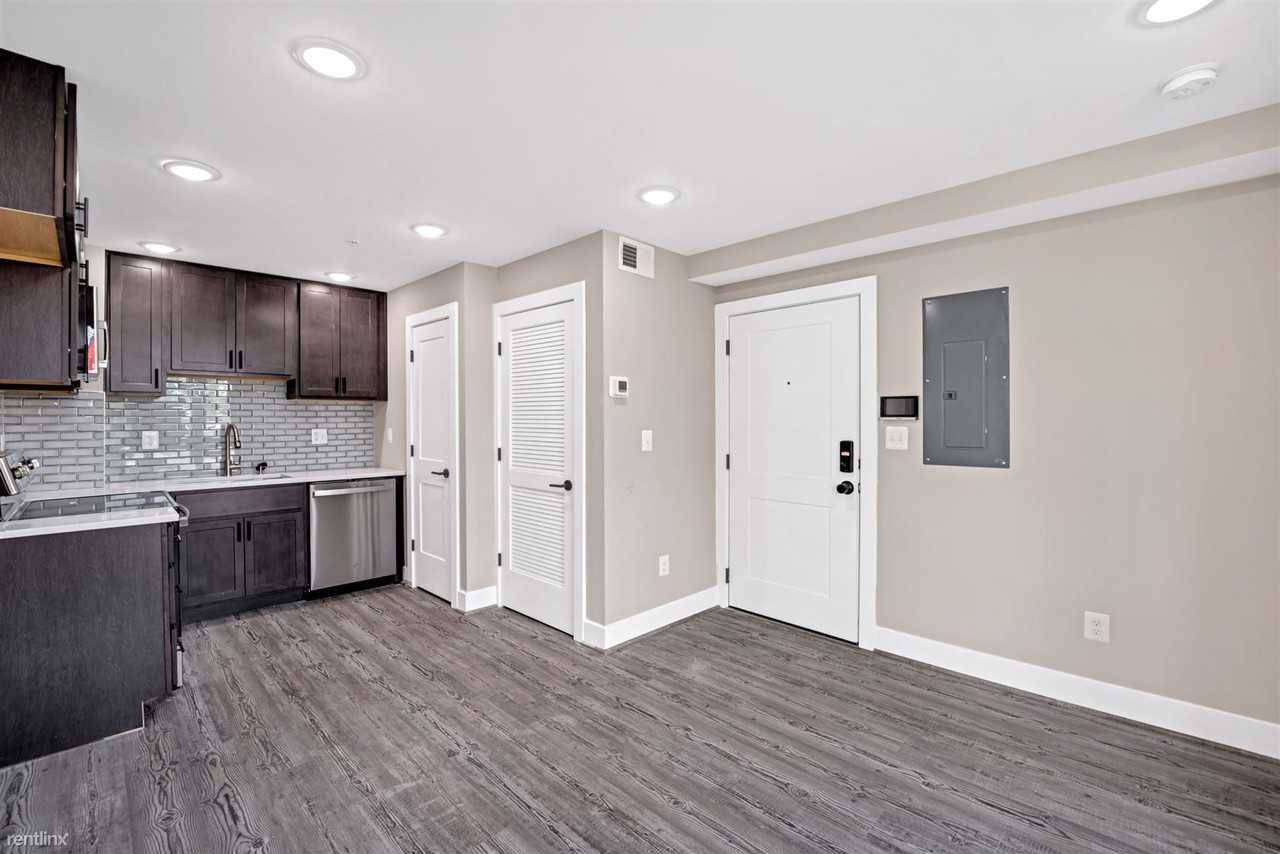 1617 Rhode Island Ave NE - Photo 2 of 14