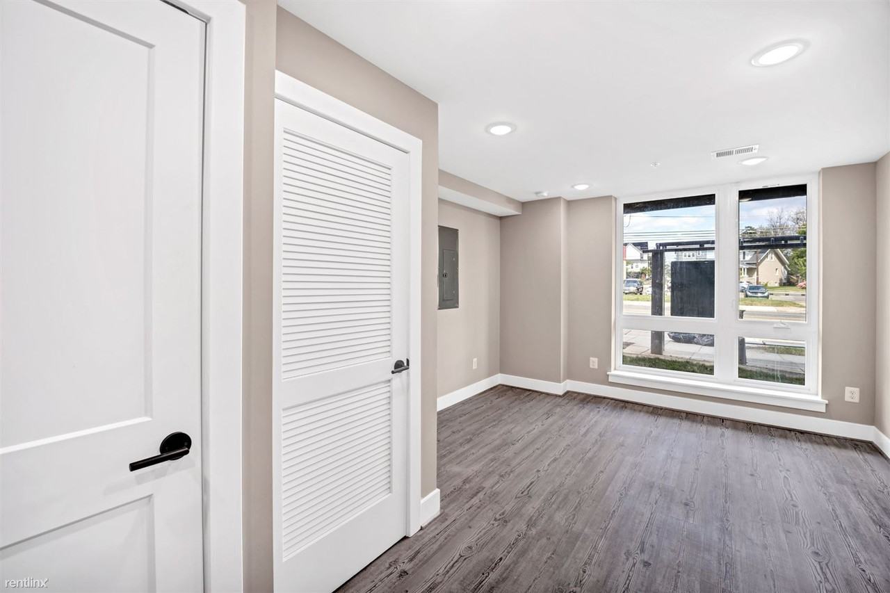 1617 Rhode Island Ave NE - Photo 3 of 14