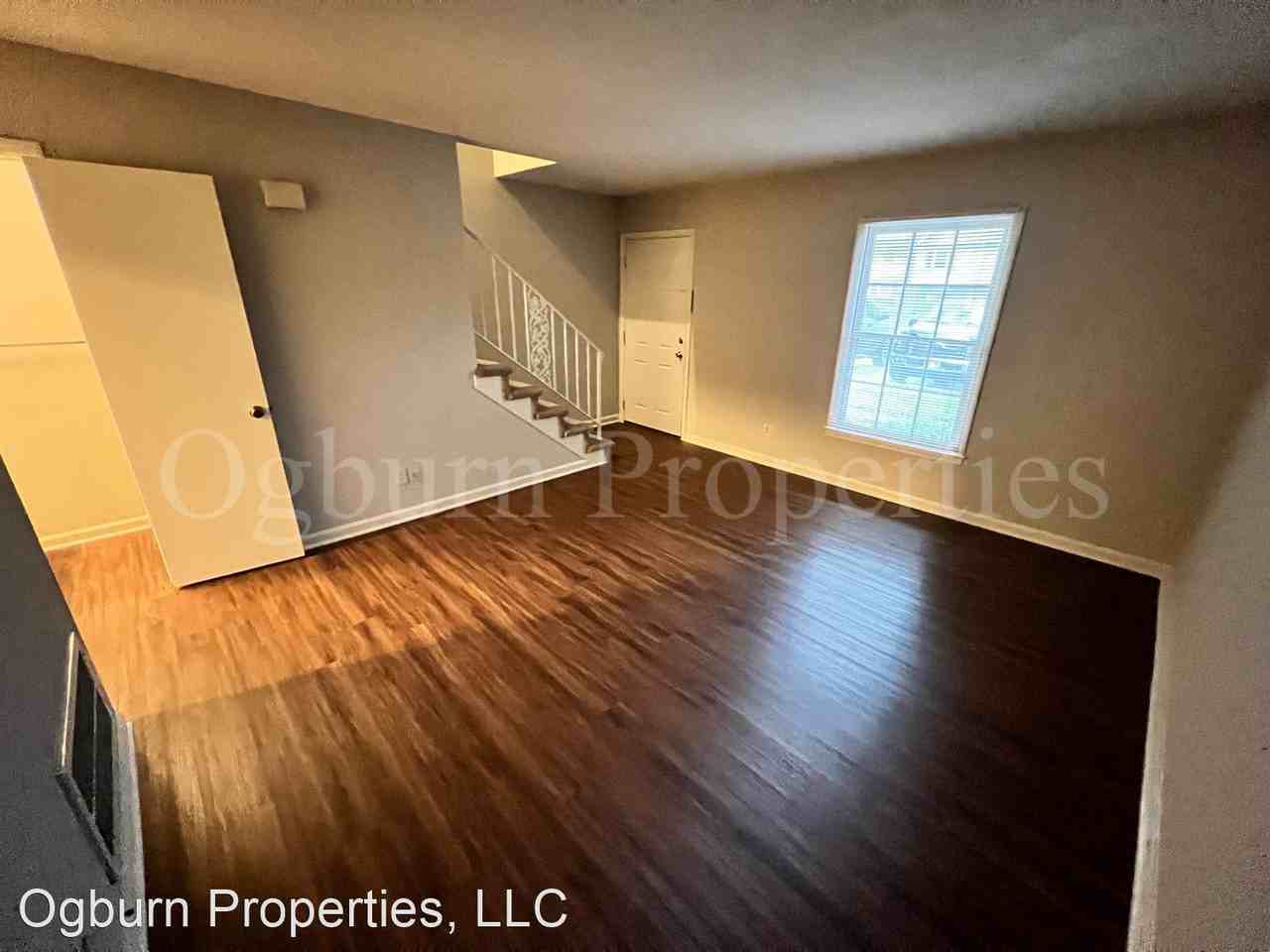 204 Vineyard Park Rd - Photo 2 of 7