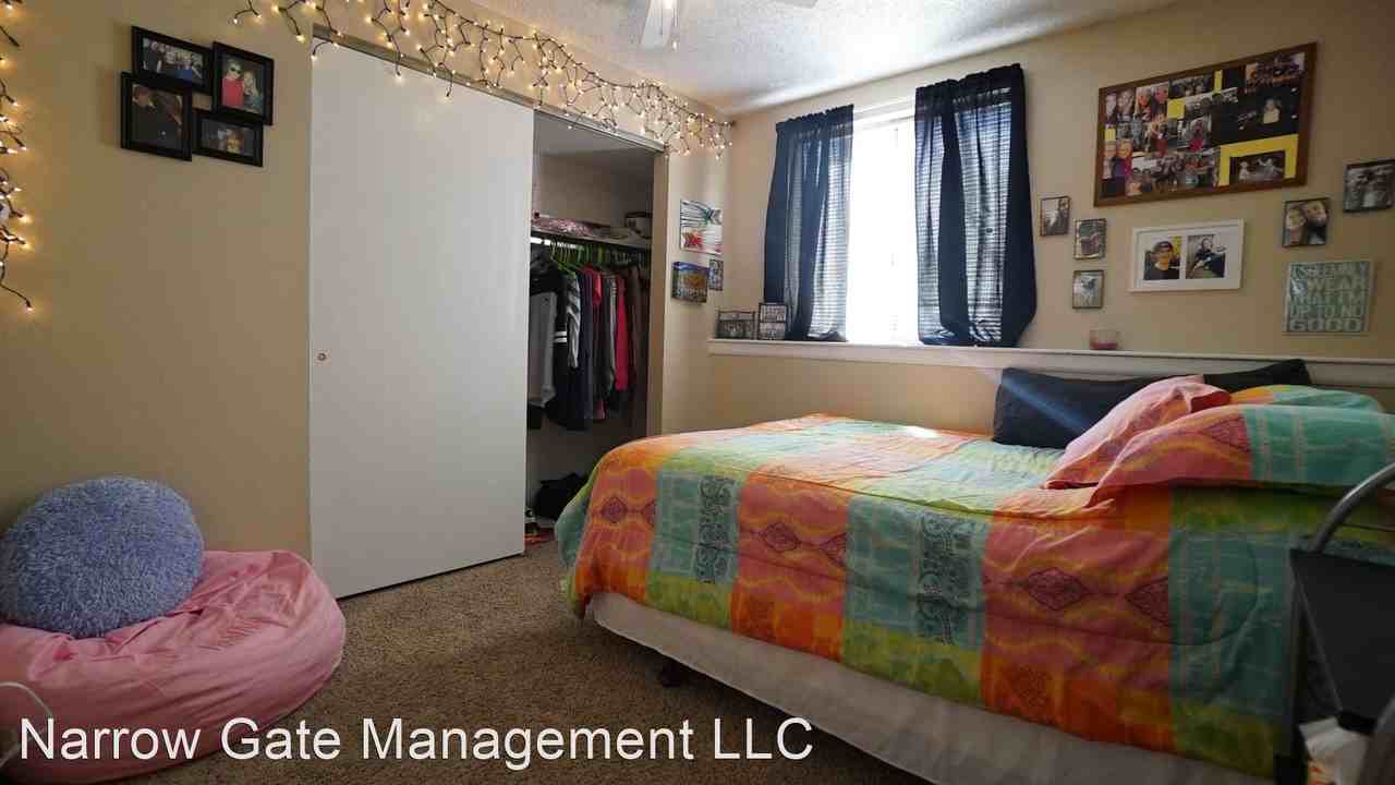 1407 Center Street - Photo 2 of 3