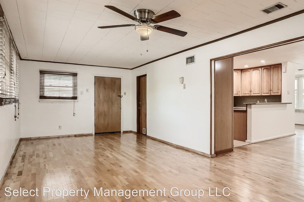 407 Waring Dr - Photo 2 of 11