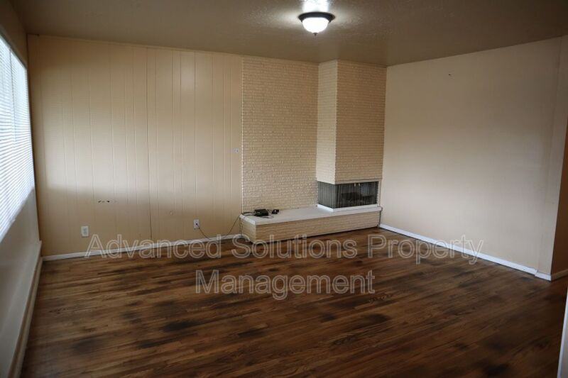 1008 W Tally Ho St - Photo 2 of 17