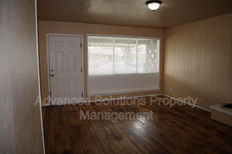 1008 W Tally Ho St - Photo 3 of 17