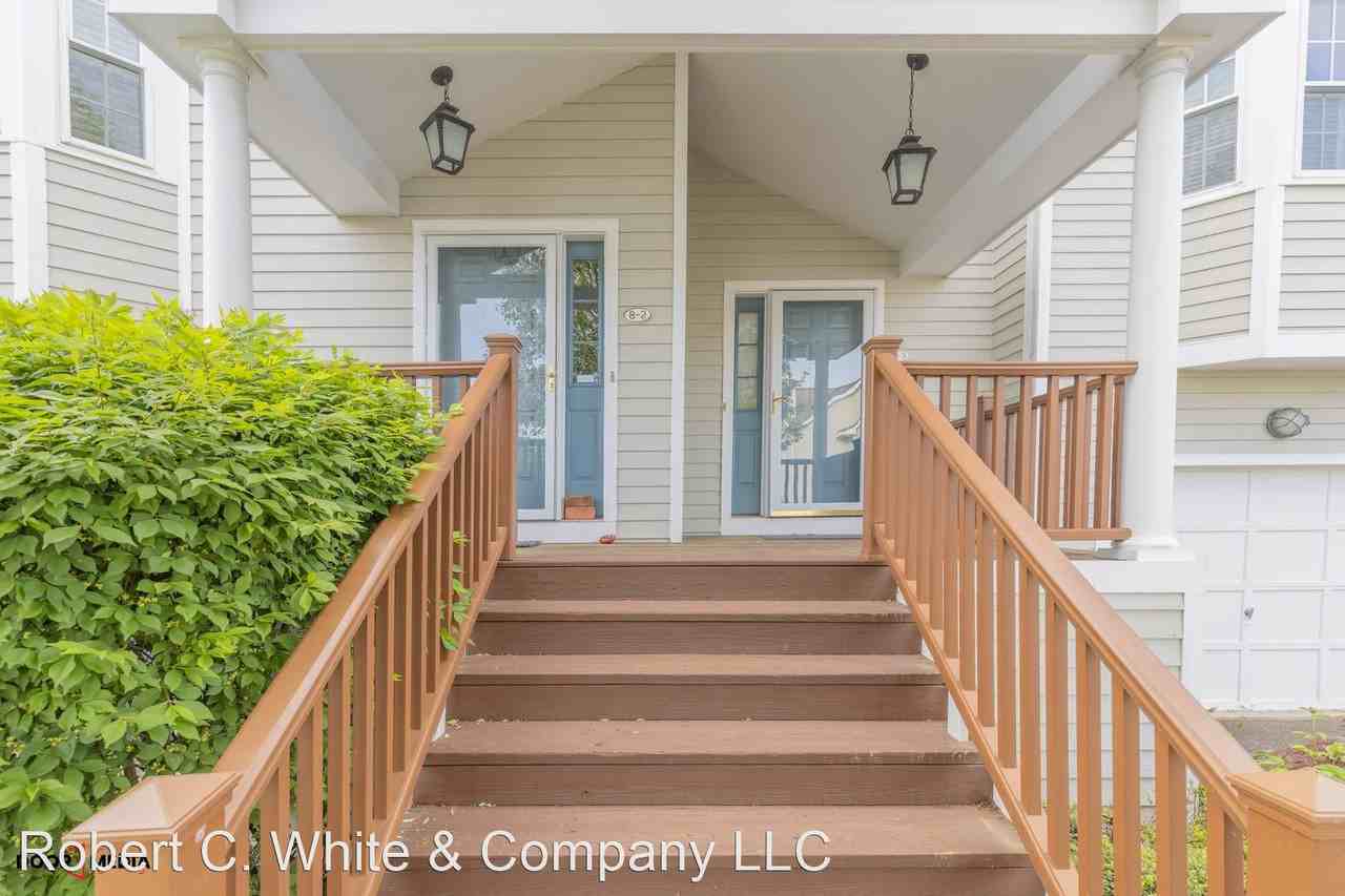 8 Saint Andrews Cir #8-3 - Photo 3 of 45