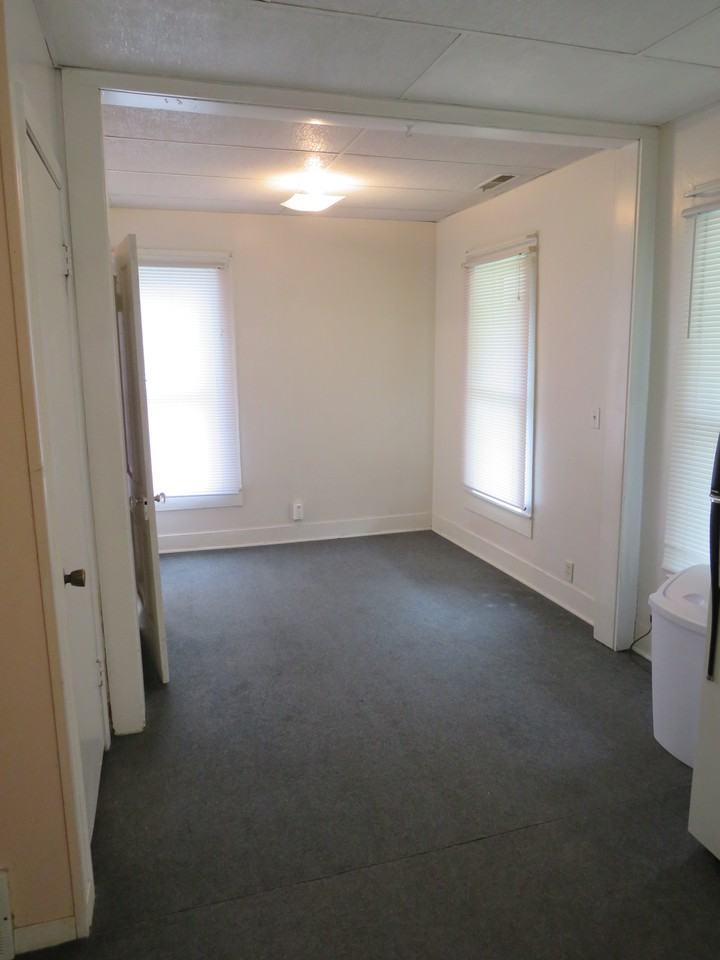 2123 4Th St - Photo 2 of 6