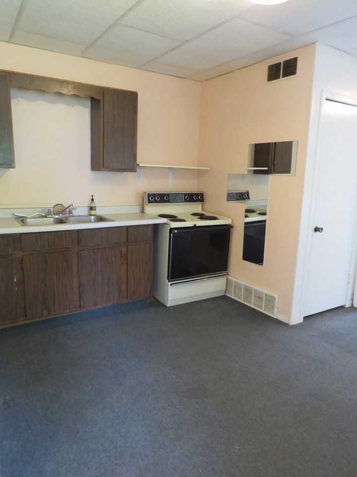 2123 4Th St - Photo 3 of 6