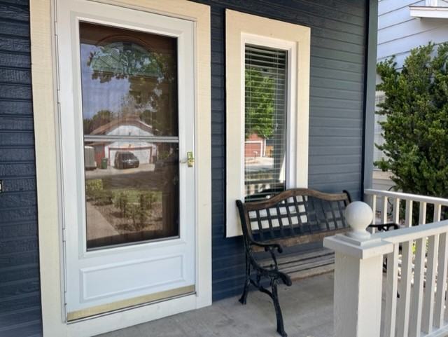 2051 Burnside Dr - Photo 3 of 50