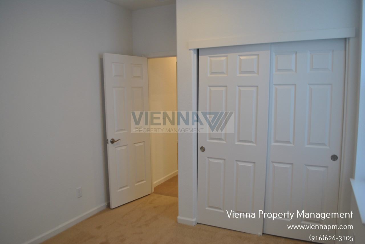 101 Chesapeake Ct - Photo 6 of 24