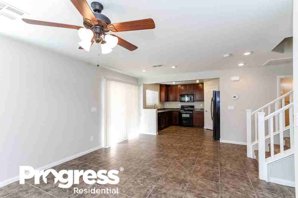 137 Cracked Tree Ave - Photo 5 of 17