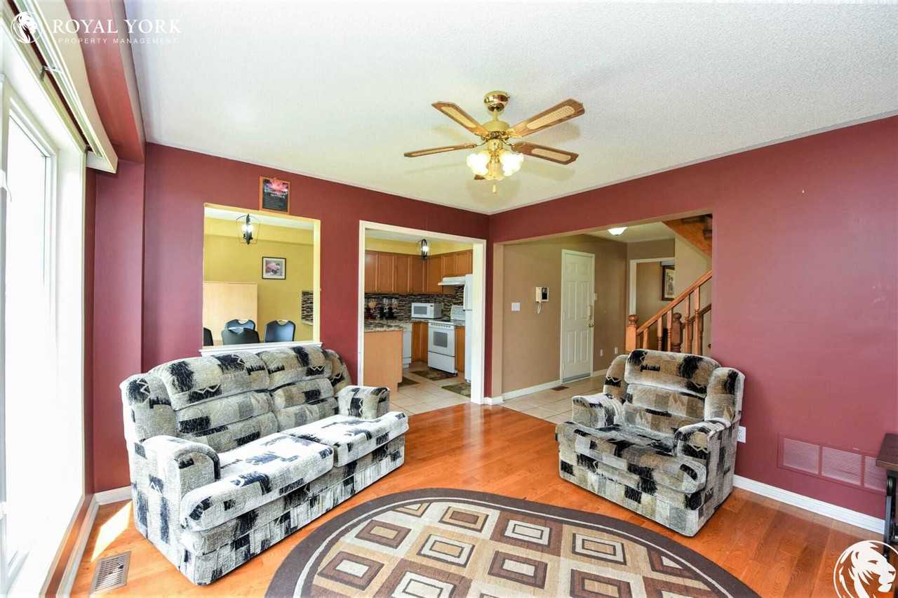 10 Frontenac Cres #1 - Photo 2 of 26