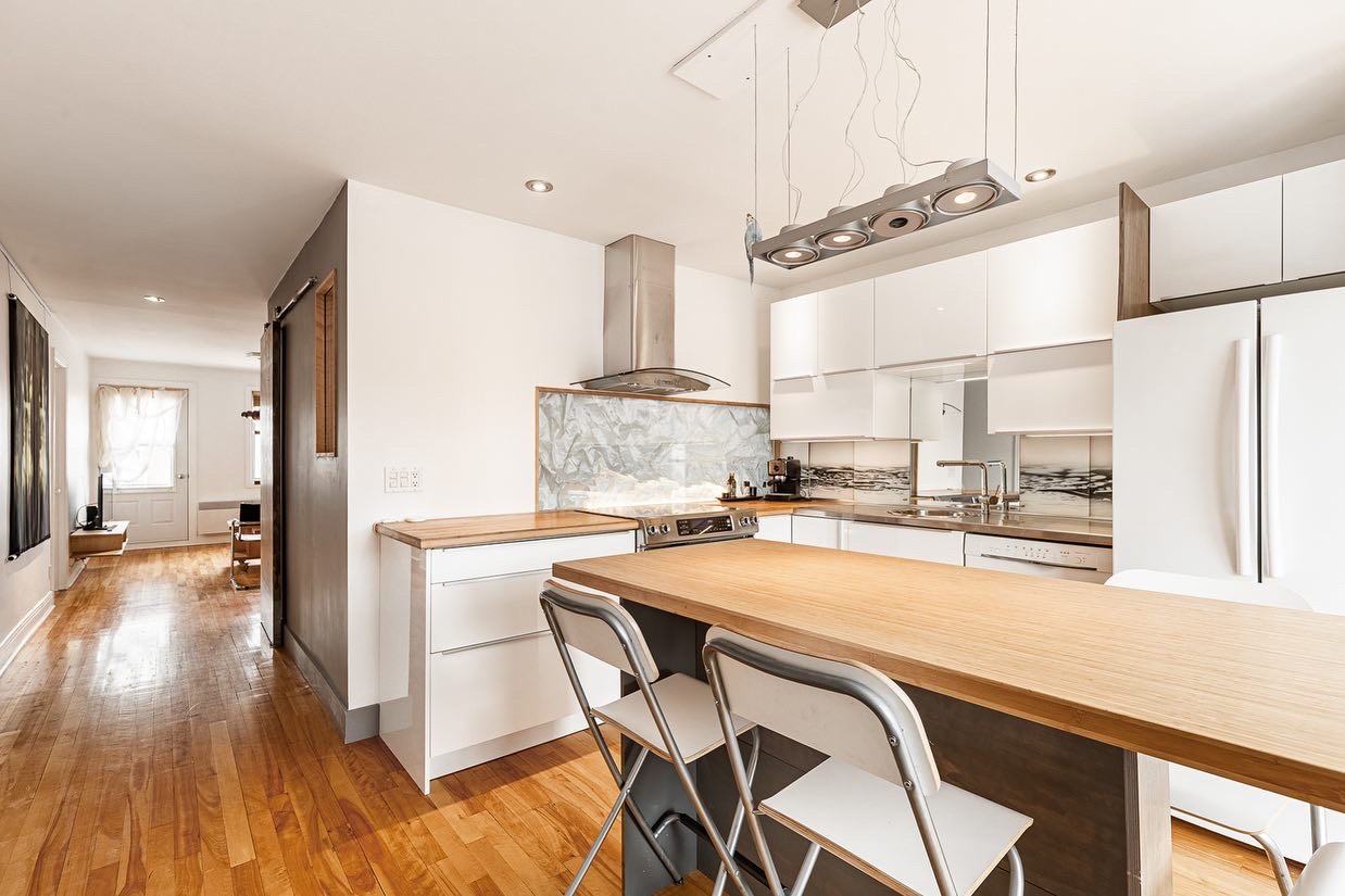 4340 Rue St-Zotique E - Photo 2 of 7