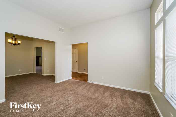 2671 Prairie Grass Dr - Photo 2 of 15