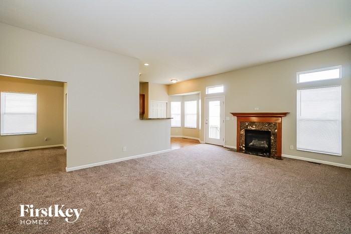 2671 Prairie Grass Dr - Photo 3 of 15