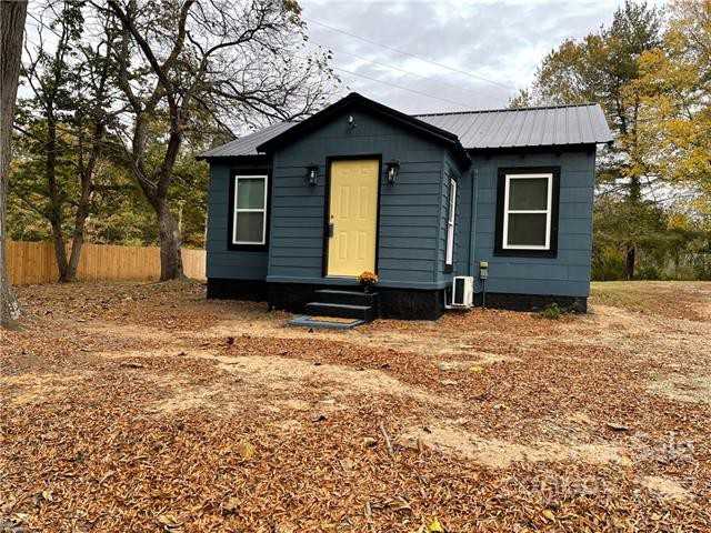 1327 11th Street #1 - Photo 7 of 11