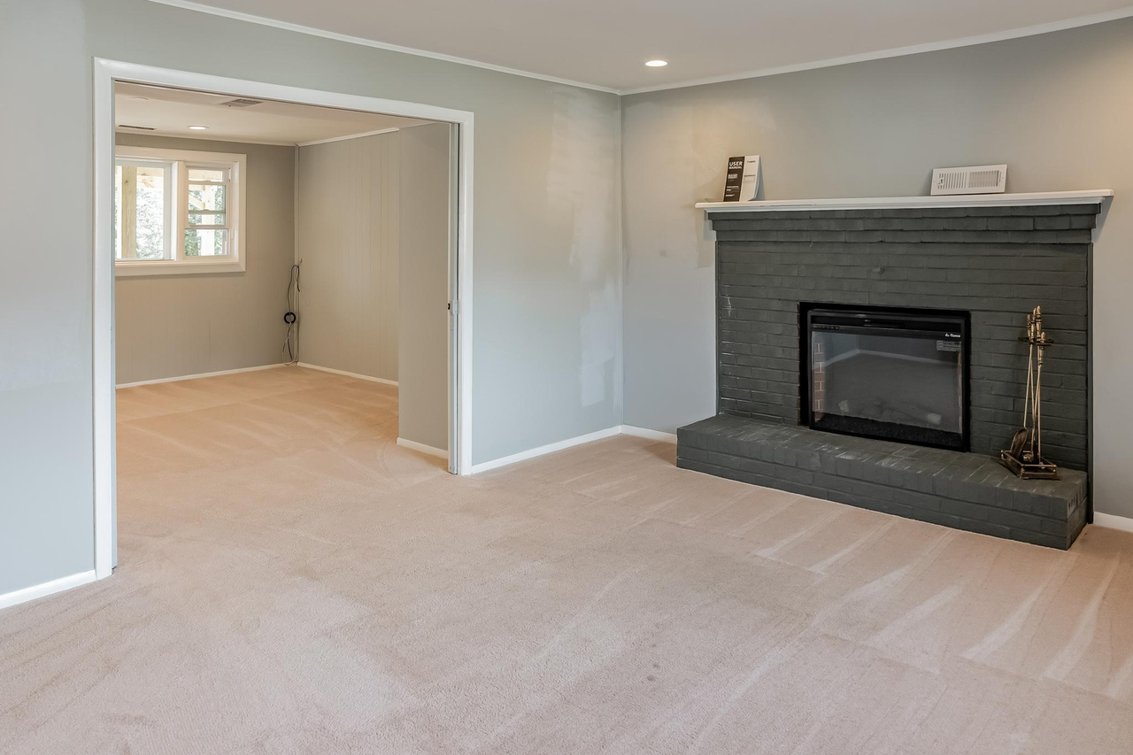 9405 Garden Circle - Photo 3 of 19