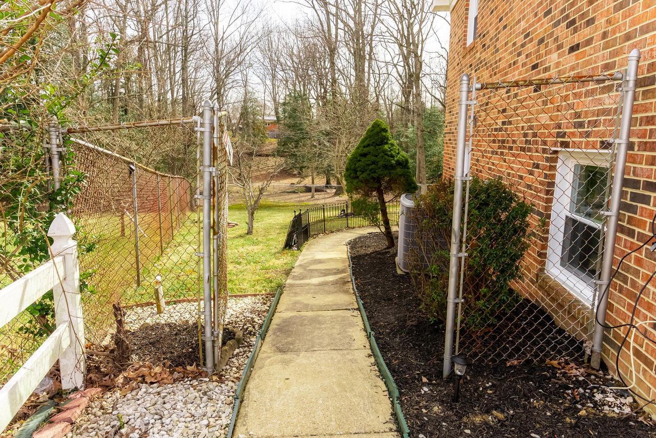 9405 Garden Circle - Photo 2 of 19