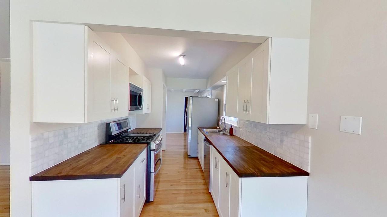 Bright Holly Hills Home in Southeast Denver, near High Line Canal Trail