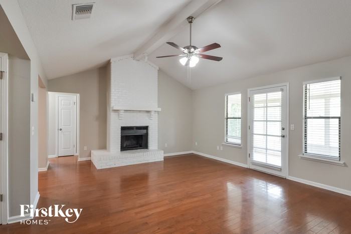 11065 Great Western Ln W - Photo 3 of 15