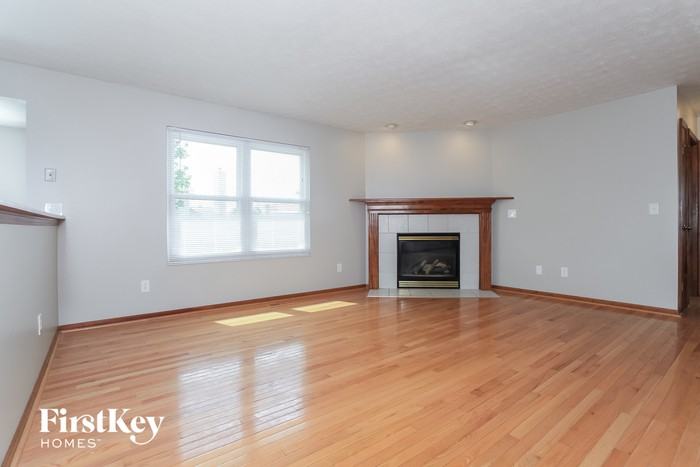 6517 Kristine Dr - Photo 3 of 15