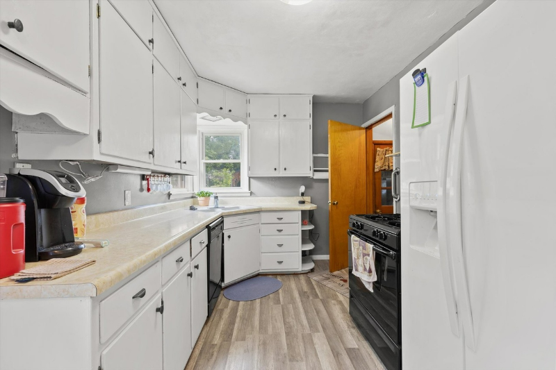 1005 N Lawrence St - Photo 2 of 13