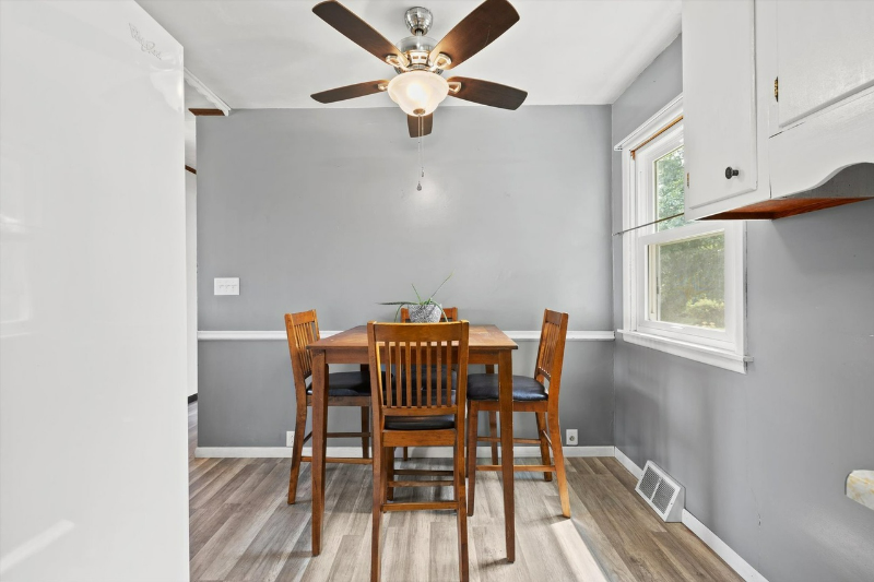 1005 N Lawrence St - Photo 3 of 13