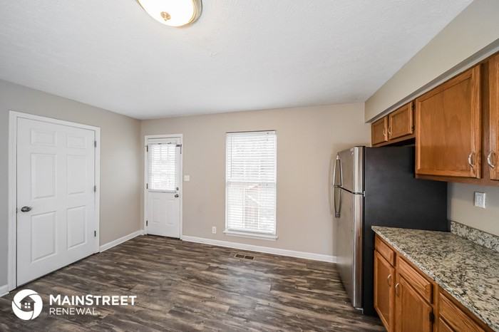 1605 Hopkins Ct - Photo 3 of 15