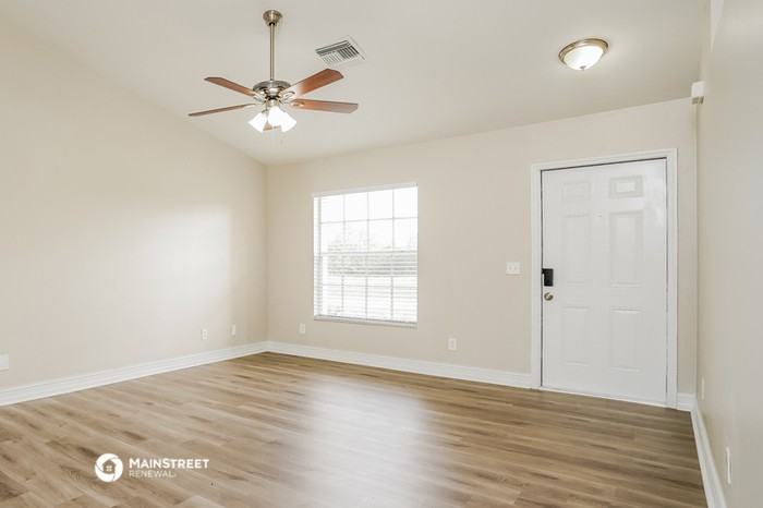 2122 Ne 20th Ln - Photo 3 of 16