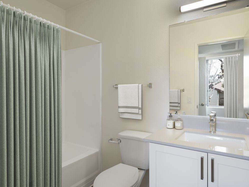 eaves Mission Viejo - Photo 5 of 27