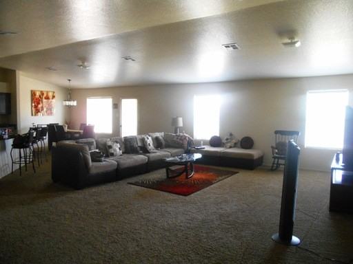 2475 S 31st Dr - Photo 2 of 14