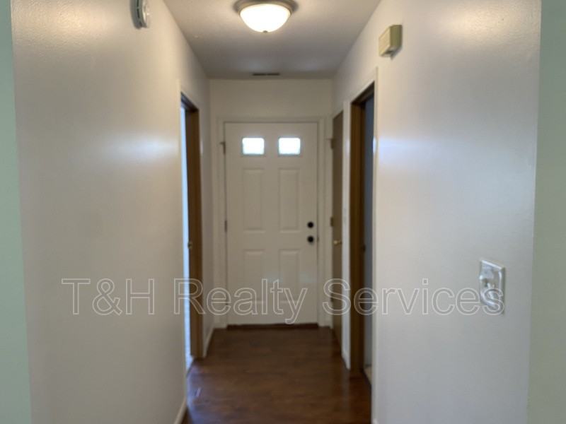 450 Ashby Dr - Photo 3 of 21