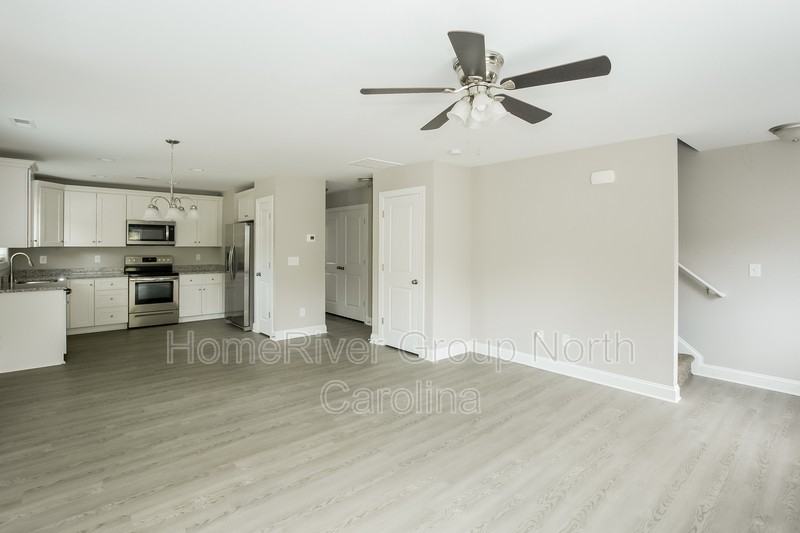 1107 Rosewood Ave - Photo 3 of 16