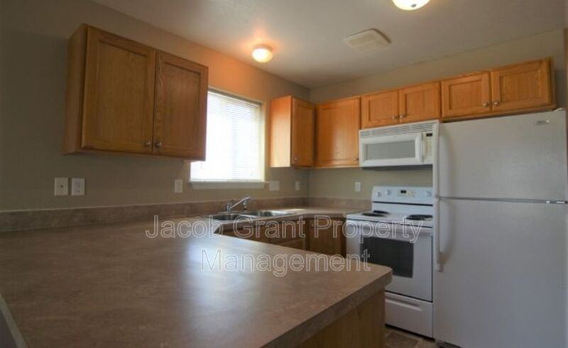 980 Eve Dr #1 - Photo 5 of 14