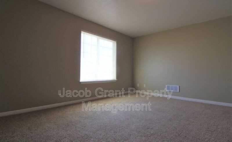 980 Eve Dr #1 - Photo 7 of 14