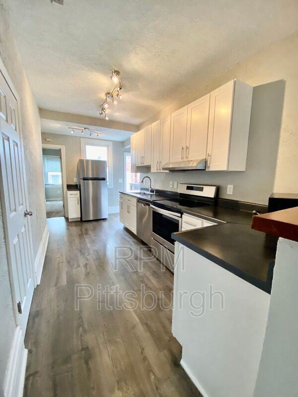 2335 Sarah Street #2 - Photo 6 of 16