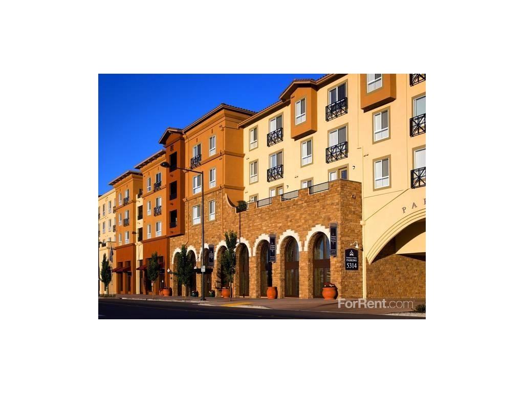 Eclipse at Dublin Station - Photo 2 of 20