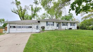 featured image of 827 Suburban St Ne #1