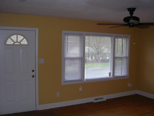 1717 Starbrook Dr - Photo 3 of 12