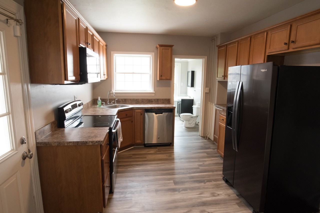 39--1/2 West Middle Street - Photo 5 of 18